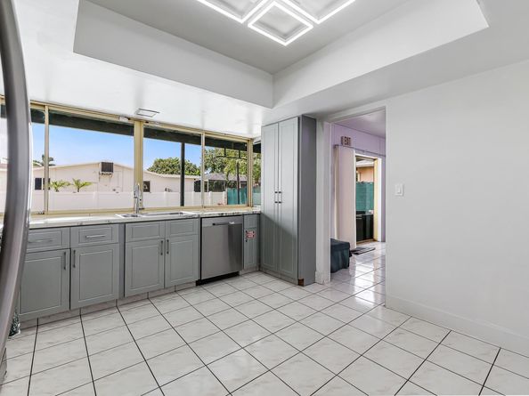 5400 W Park Rd, Hollywood FL 33021