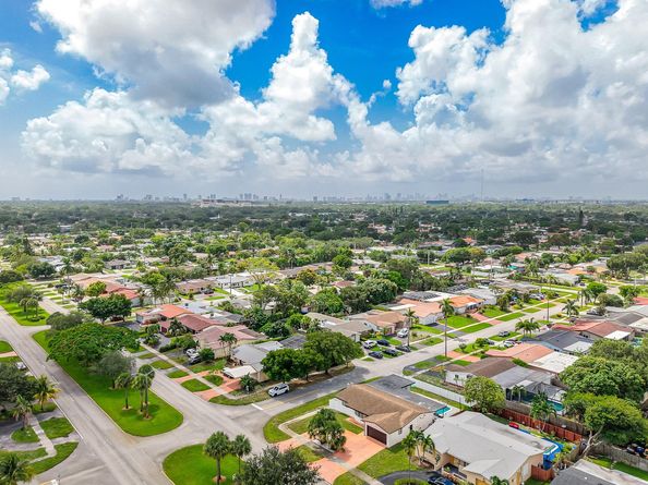 5400 W Park Rd, Hollywood FL 33021