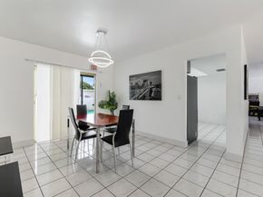 5400 W Park Rd, Hollywood FL 33021