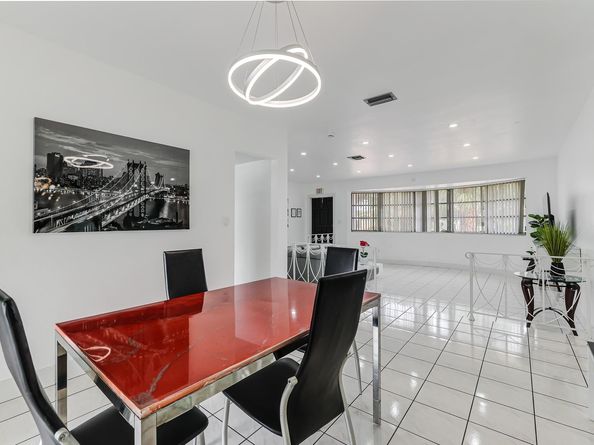 5400 W Park Rd, Hollywood FL 33021