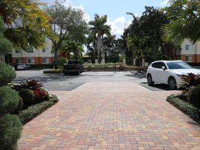 9825 Baywinds Drive 1208, West Palm Beach FL 33411