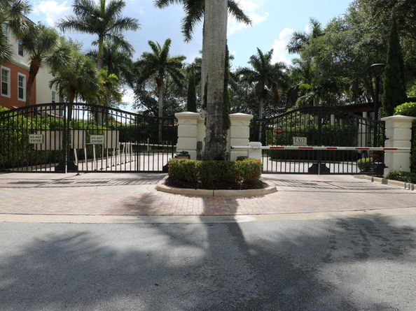 9825 Baywinds Drive 1208, West Palm Beach FL 33411
