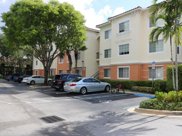 9825 Baywinds Drive 1208, West Palm Beach FL 33411
