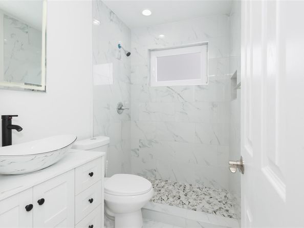 713 SW 4th Ct, Hallandale Beach FL 33009