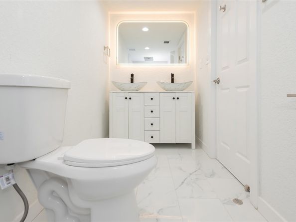 713 SW 4th Ct, Hallandale Beach FL 33009