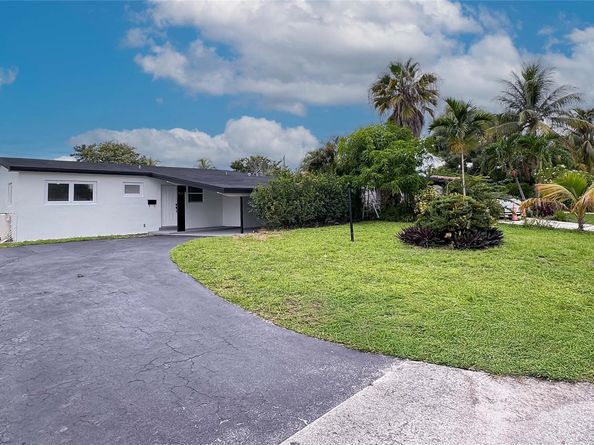 713 SW 4th Ct, Hallandale Beach FL 33009