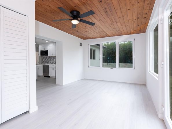 713 SW 4th Ct, Hallandale Beach FL 33009