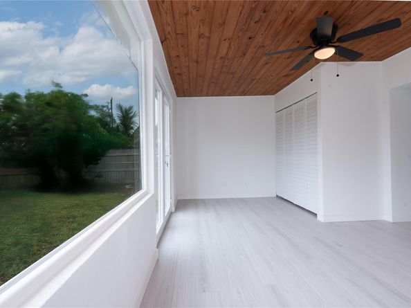 713 SW 4th Ct, Hallandale Beach FL 33009