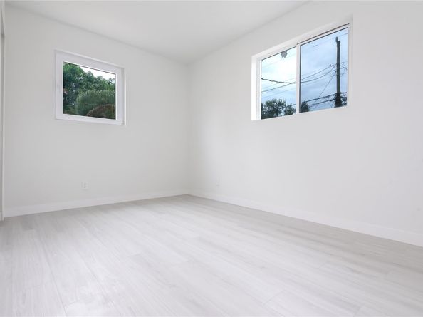 713 SW 4th Ct, Hallandale Beach FL 33009