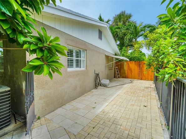 4350 NW 61st St, Fort Lauderdale FL 33319
