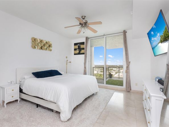 315 NE 3rd Ave 1808, Fort Lauderdale FL 33301
