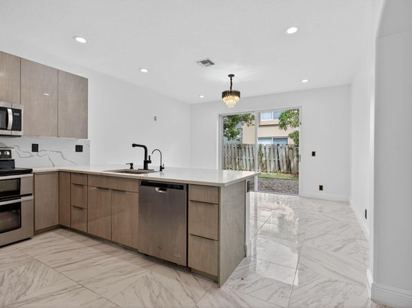 4083 Lake Tahoe Circle, West Palm Beach FL 33409