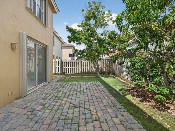 4083 Lake Tahoe Circle, West Palm Beach FL 33409