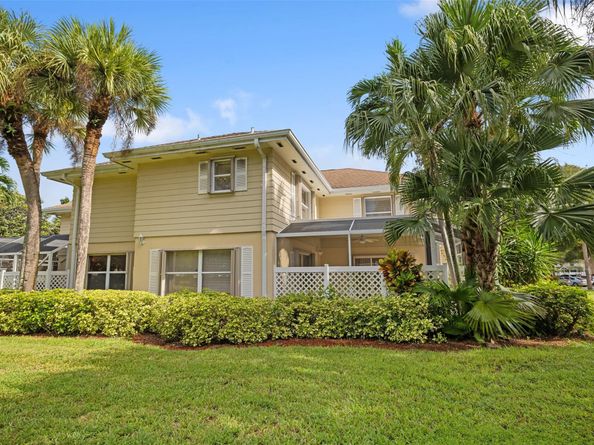 5203 Wheatley Ct, Boynton Beach FL 33436