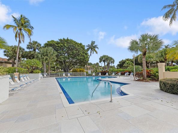 5203 Wheatley Ct, Boynton Beach FL 33436