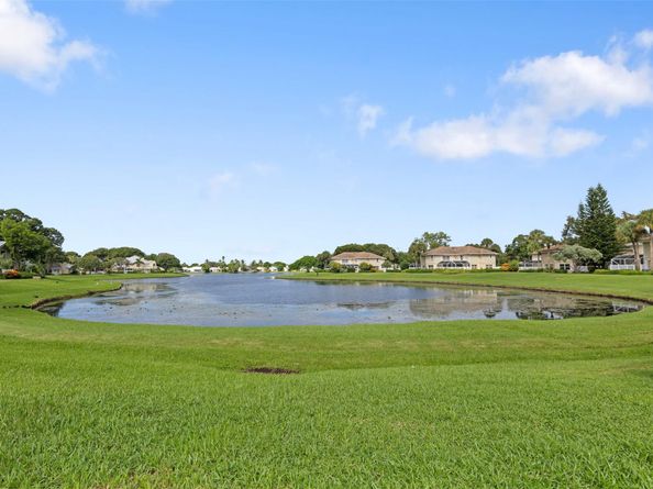 5203 Wheatley Ct, Boynton Beach FL 33436