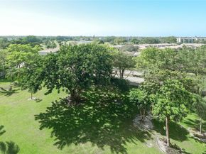 3910 Inverrary Blvd 805B, Lauderhill FL 33319