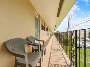 2106 NE 56th Ct 204, Fort Lauderdale FL 33308