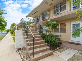2106 NE 56th Ct 204, Fort Lauderdale FL 33308