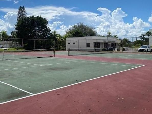 8460 Sunrise Lakes Blvd 307, Sunrise FL 33322