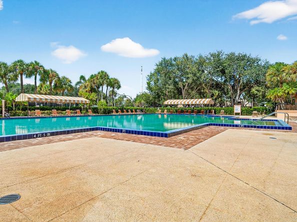 6818 68th Way, West Palm Beach FL 33409