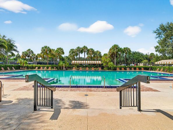 6818 68th Way, West Palm Beach FL 33409