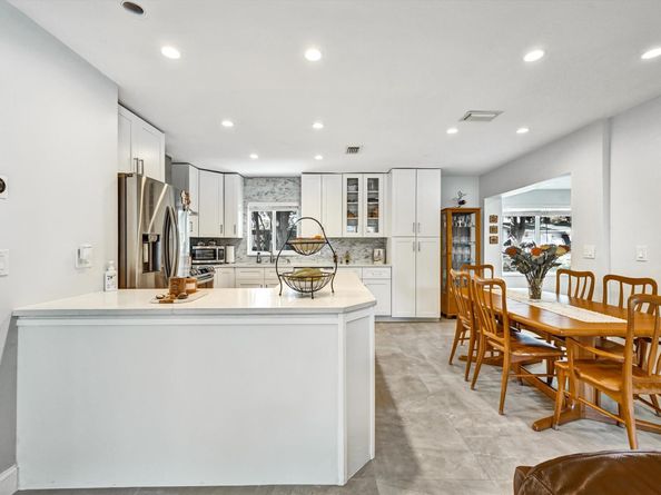 2512 SW Natura Blvd, Deerfield Beach FL 33441