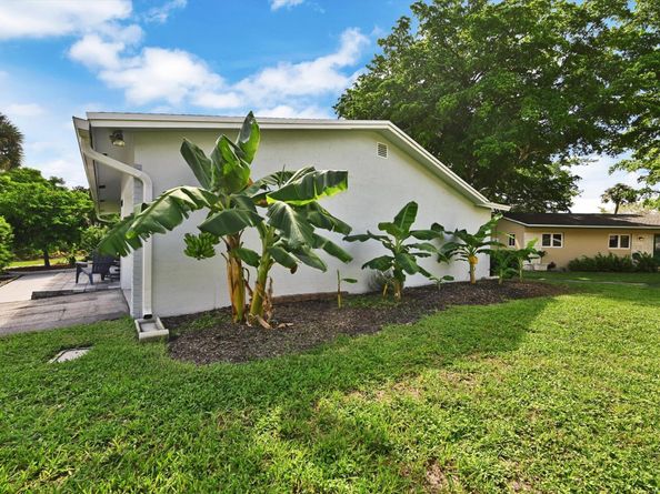 2512 SW Natura Blvd, Deerfield Beach FL 33441
