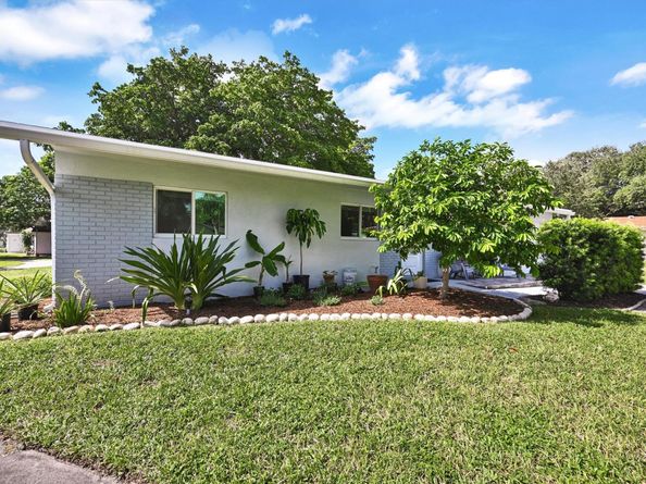 2512 SW Natura Blvd, Deerfield Beach FL 33441
