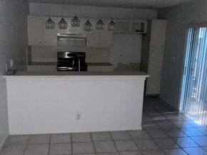 4887 NW 94th Ter 4887, Sunrise FL 33351