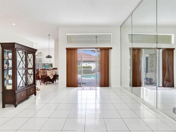 6411 NW 41st St, Coral Springs FL 33067