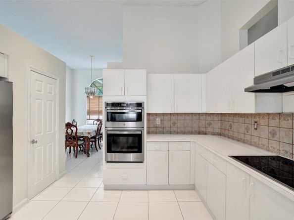 6411 NW 41st St, Coral Springs FL 33067