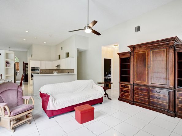 6411 NW 41st St, Coral Springs FL 33067