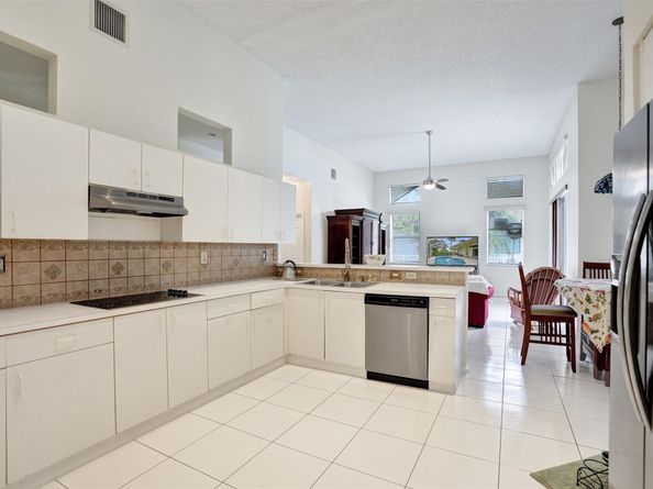 6411 NW 41st St, Coral Springs FL 33067