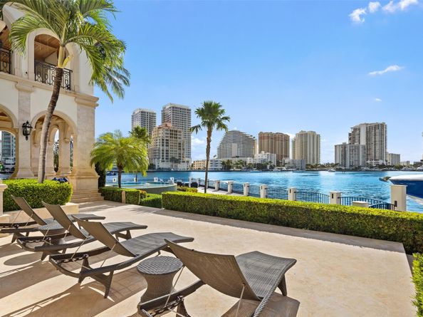 2716 Aqua Vista Blvd, Fort Lauderdale FL 33301