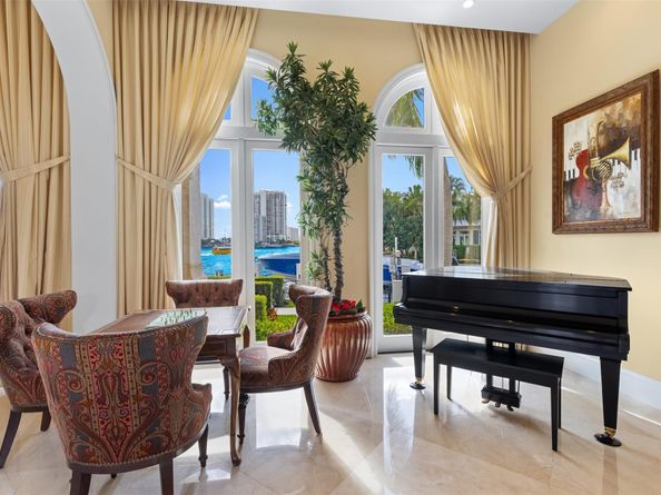 2716 Aqua Vista Blvd, Fort Lauderdale FL 33301