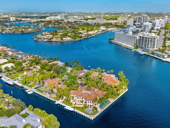 2716 Aqua Vista Blvd, Fort Lauderdale FL 33301