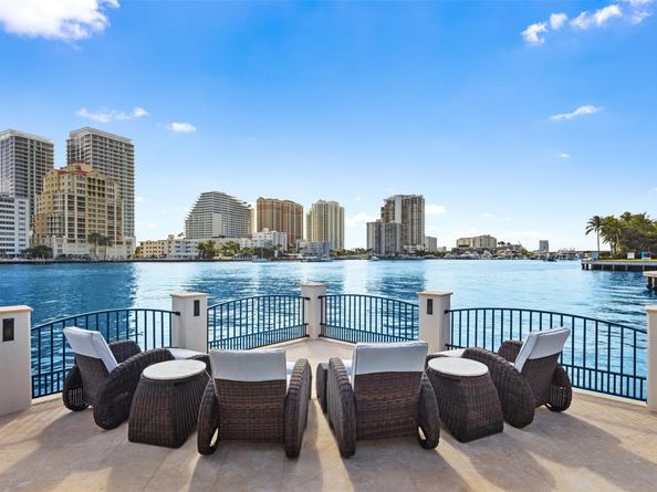 2716 Aqua Vista Blvd, Fort Lauderdale FL 33301