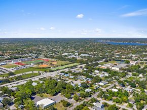 404 Highwood Circle, Jupiter FL 33458