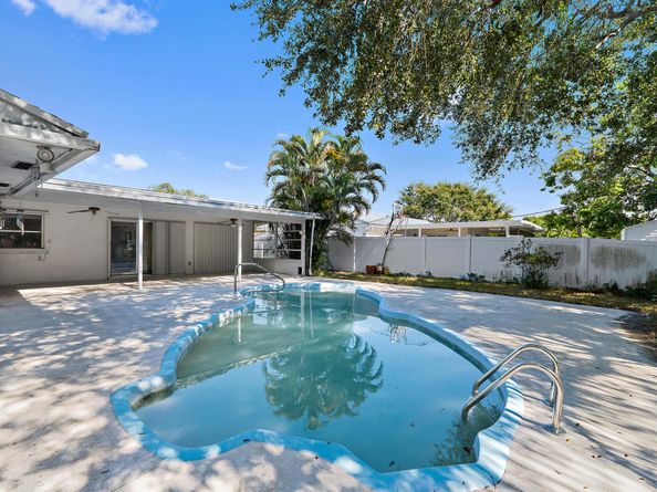 404 Highwood Circle, Jupiter FL 33458