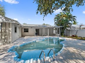 404 Highwood Circle, Jupiter FL 33458