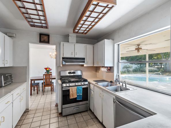 404 Highwood Circle, Jupiter FL 33458