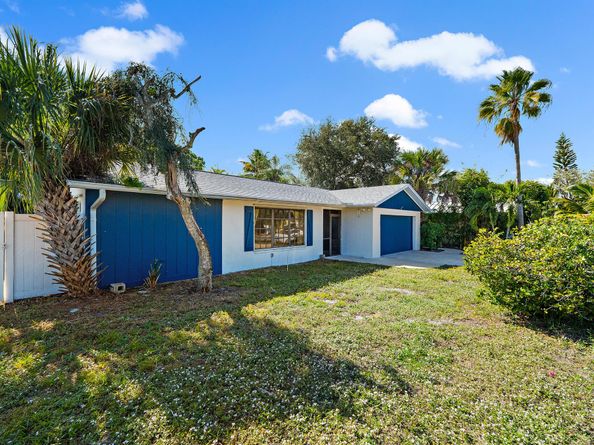 404 Highwood Circle, Jupiter FL 33458