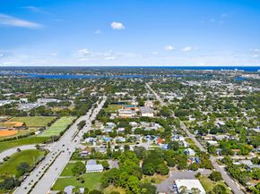 404 Highwood Circle, Jupiter FL 33458