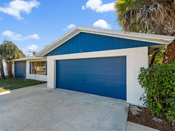 404 Highwood Circle, Jupiter FL 33458