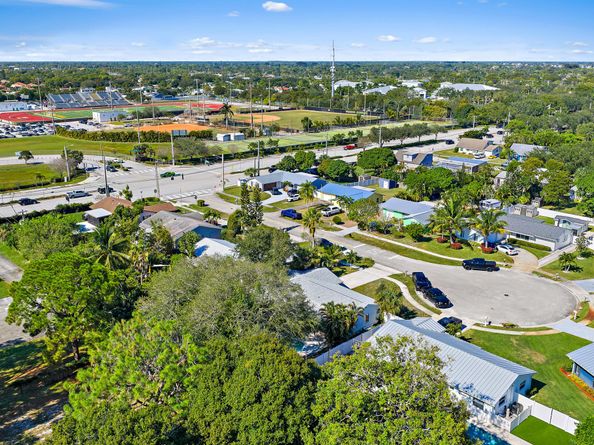 404 Highwood Circle, Jupiter FL 33458