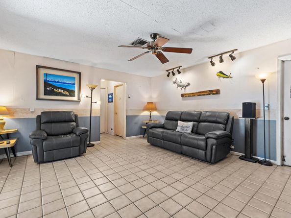 404 Highwood Circle, Jupiter FL 33458