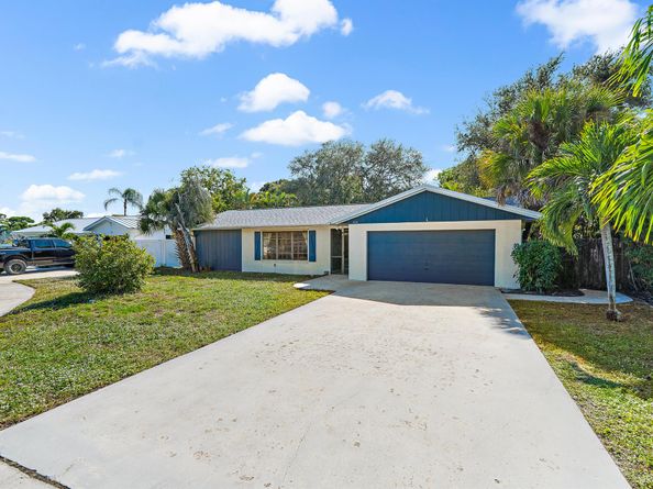 404 Highwood Circle, Jupiter FL 33458