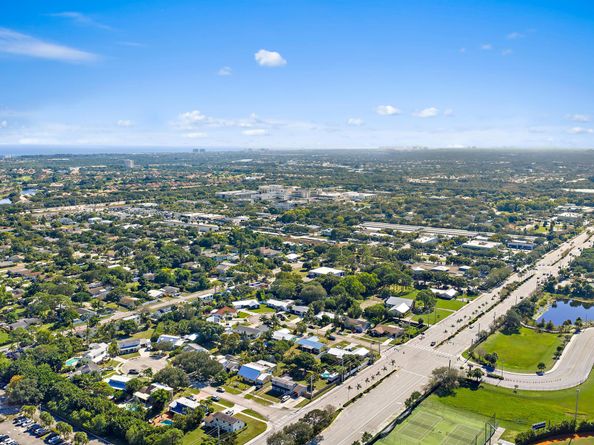 404 Highwood Circle, Jupiter FL 33458