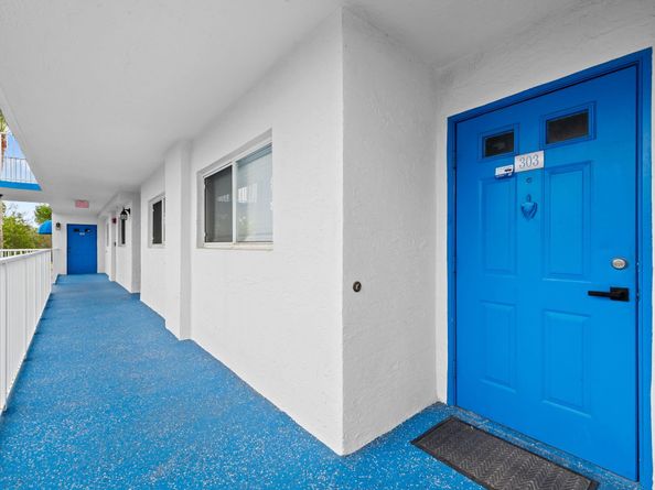 4734 Lucerne Lakes Blvd 303, Lake Worth FL 33467